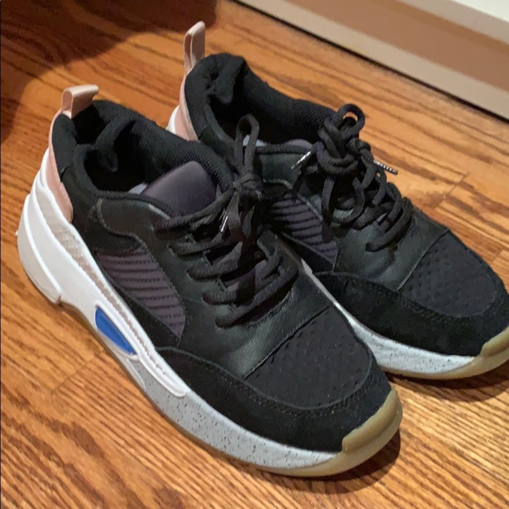 Wedge sneakers